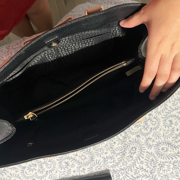 Kate spade purse and wallet 🖤 - Picture 3 of 5